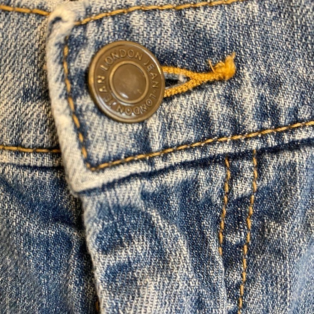 EUC distressed London jean shorts. Size 2 - Picture 2 of 9